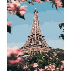 Красивый цветущий Париж