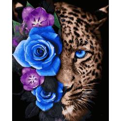 Леопард у блакитних квітах