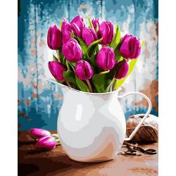 Сочные тюльпаны в вазе