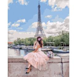 модниця в Парижі