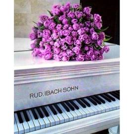 Квіти на роялі 